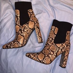 NWOT Snakeskin Stiletto Booties